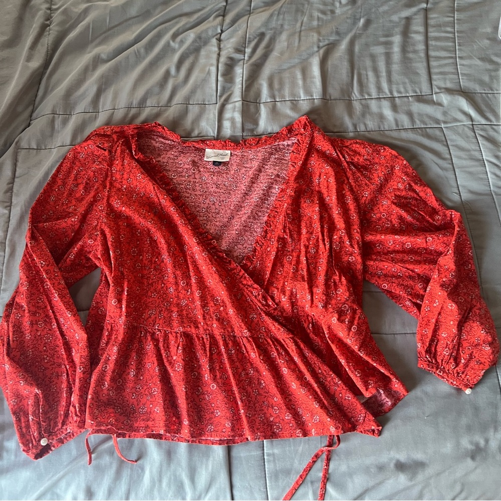 Universal Threads Wrap Shirt